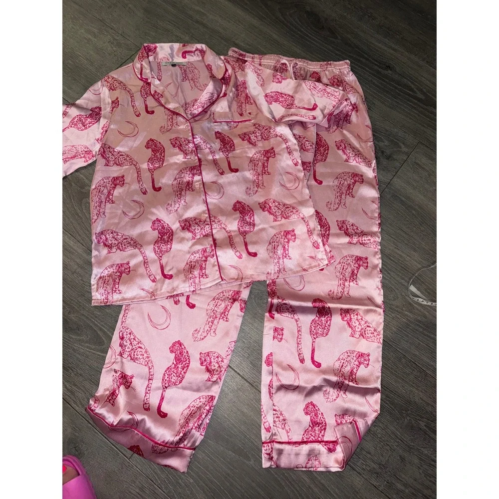 Their Nibs Pink Leopard Moon‎ Satin Pajama Set Long Sleeve Button Down Small